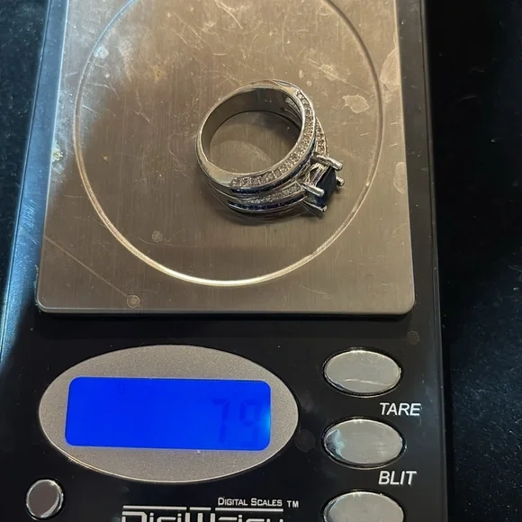 Sterling ring with blue stones - Picture 6 of 6